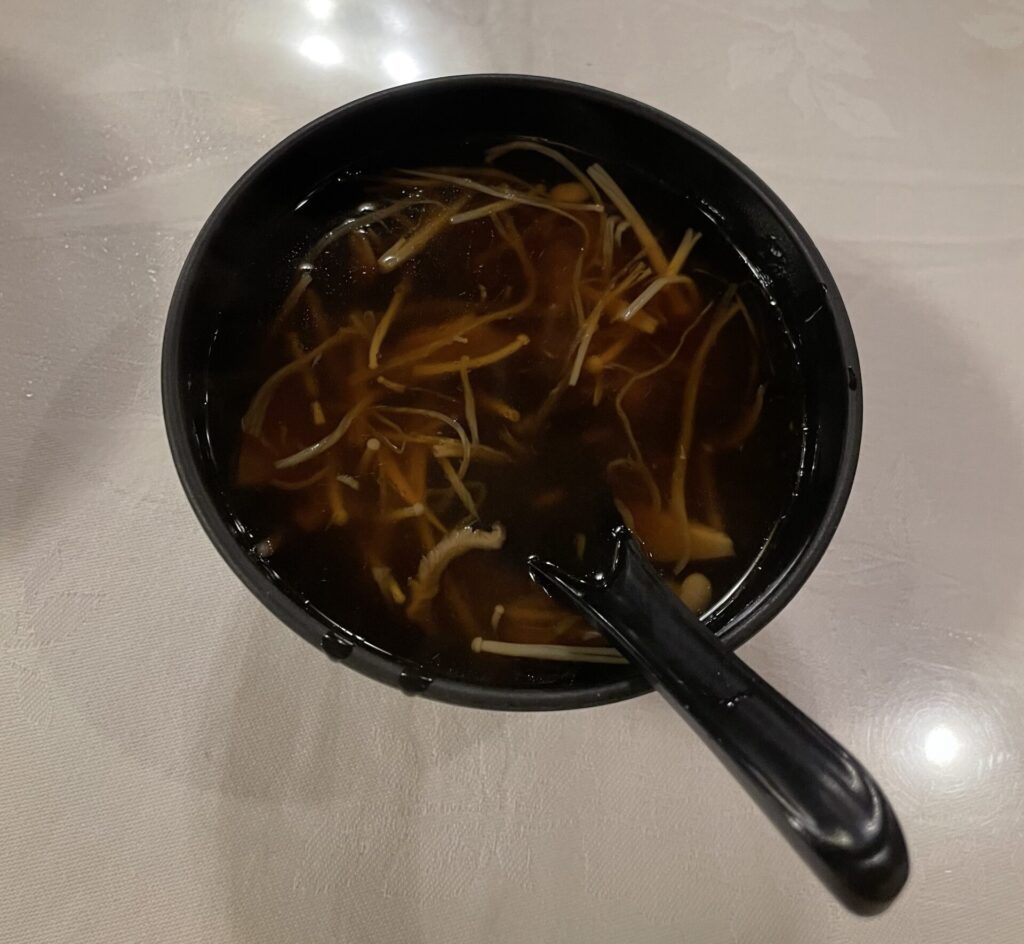 サービスでつけてもらったとろみマシマシ謎スープ