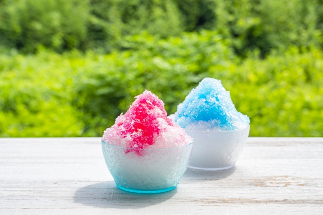 ブルーハワイとは何味?名前の由来と謎すぎる正体を解説!