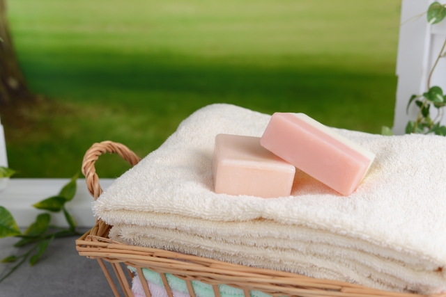 シャンプーバーは本当にかゆくならない?
市販シャンプーとの違い・正しい使い方・向いている人/向いていない人・おすすめ5選を徹底解説