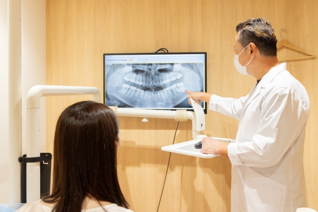 【インビザライン38枚目】ロールパンすら噛めない激痛!外す瞬間が地獄な”犬歯の移動”を乗り切るコツ